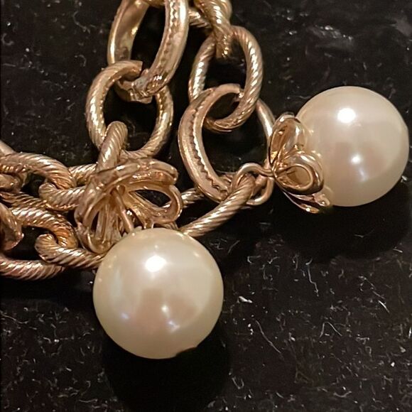 8” double gold plated chain bracelet w/4 simulated pearls & 4 candy cane charms - Picture 4 of 11